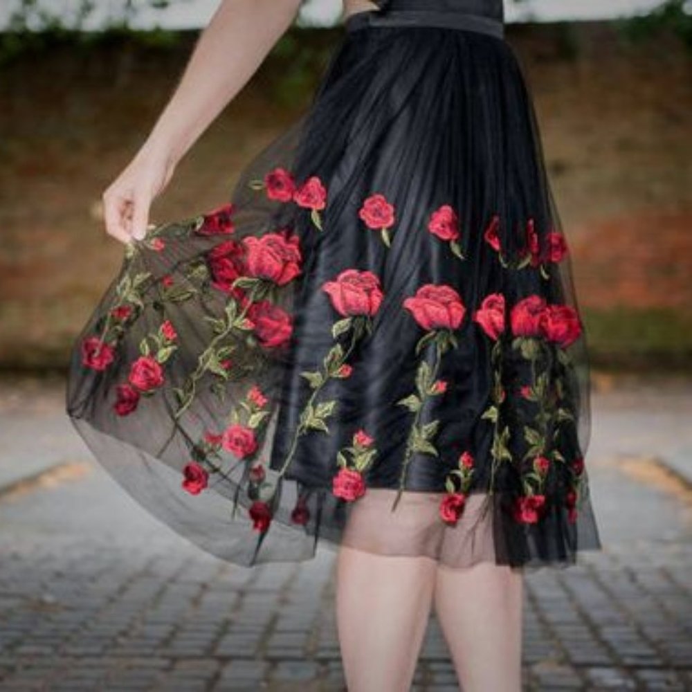 Rose Flare Tulle Mesh Skirt Black (US M - L)